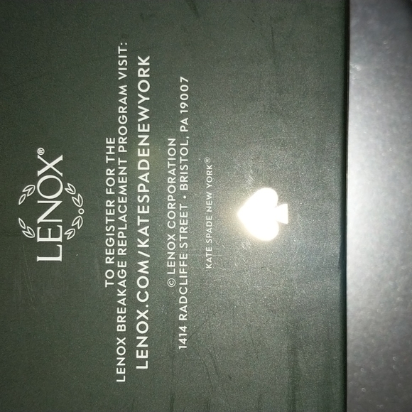 🆕kate spade/Lenox Collaboration Endearing Spade Dish in dark pink/coral - Picture 16 of 16